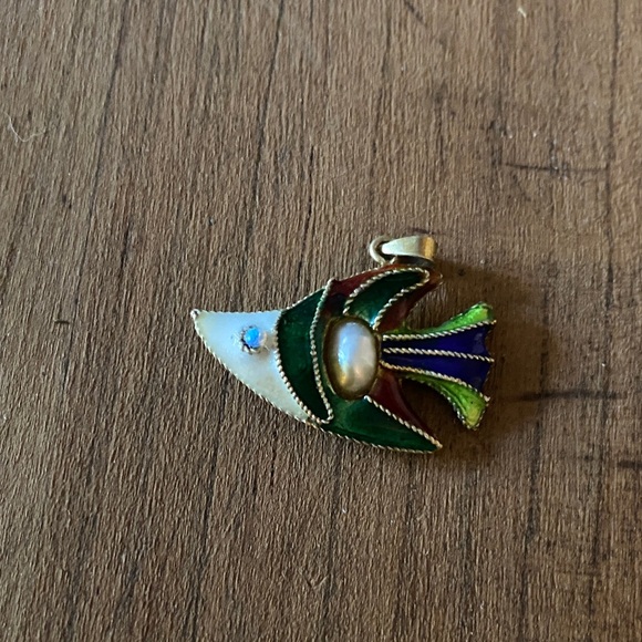 Very Rare Vintage 925 enamel Fish Pendant with pearl and opals. - Picture 2 of 3
